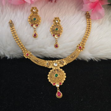 22k gold fancy antique jadtar red and green colour... by 