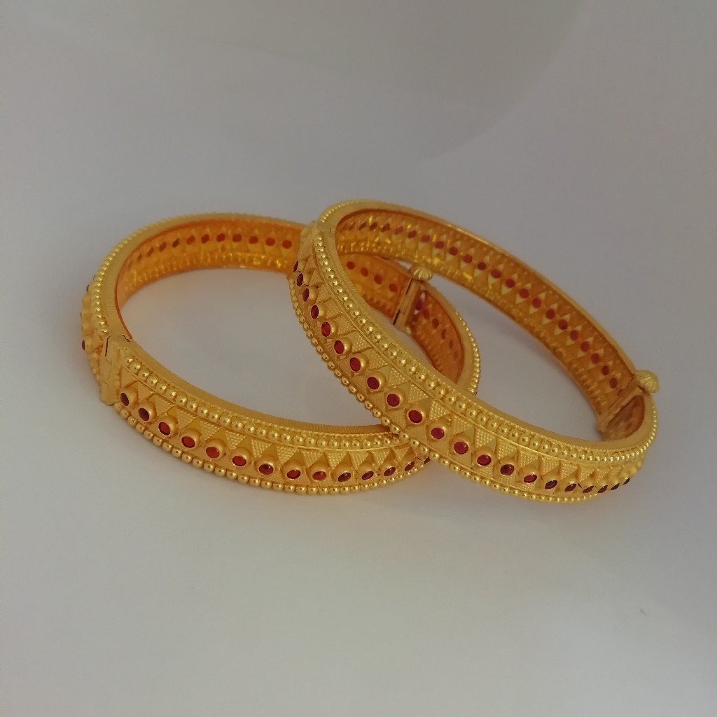 916 gold yellow antique bangles