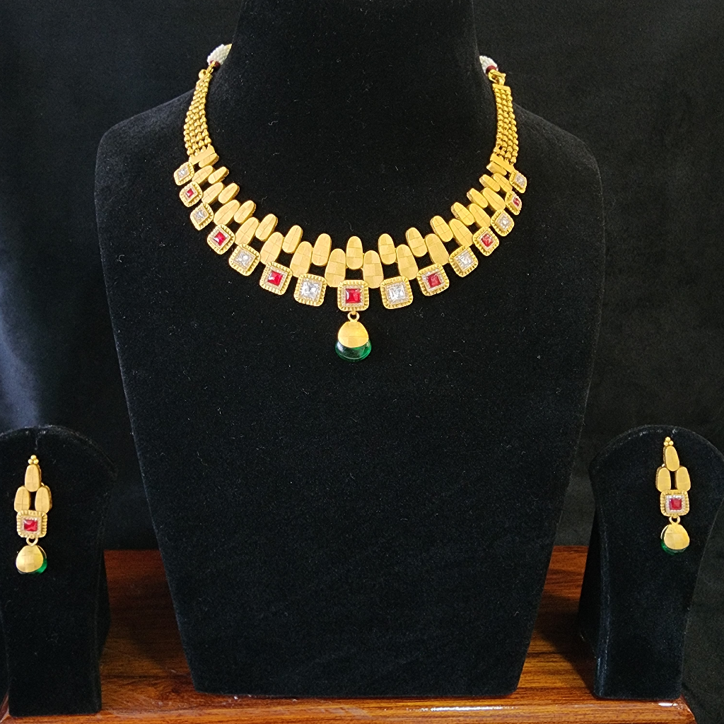 916 antique red and green stone met finishing short set