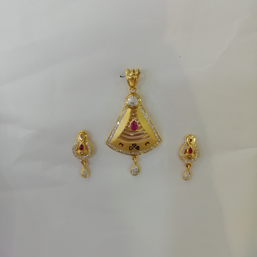 916 gold fancy met finishing and pink stone butty pendant set