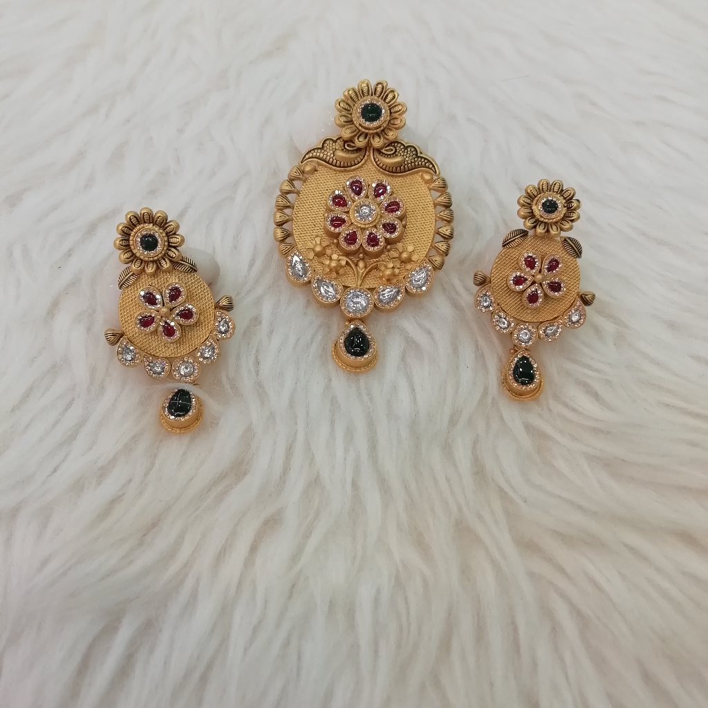 916 gold sawaroxy zinkoriya diamond antique butty pendant set