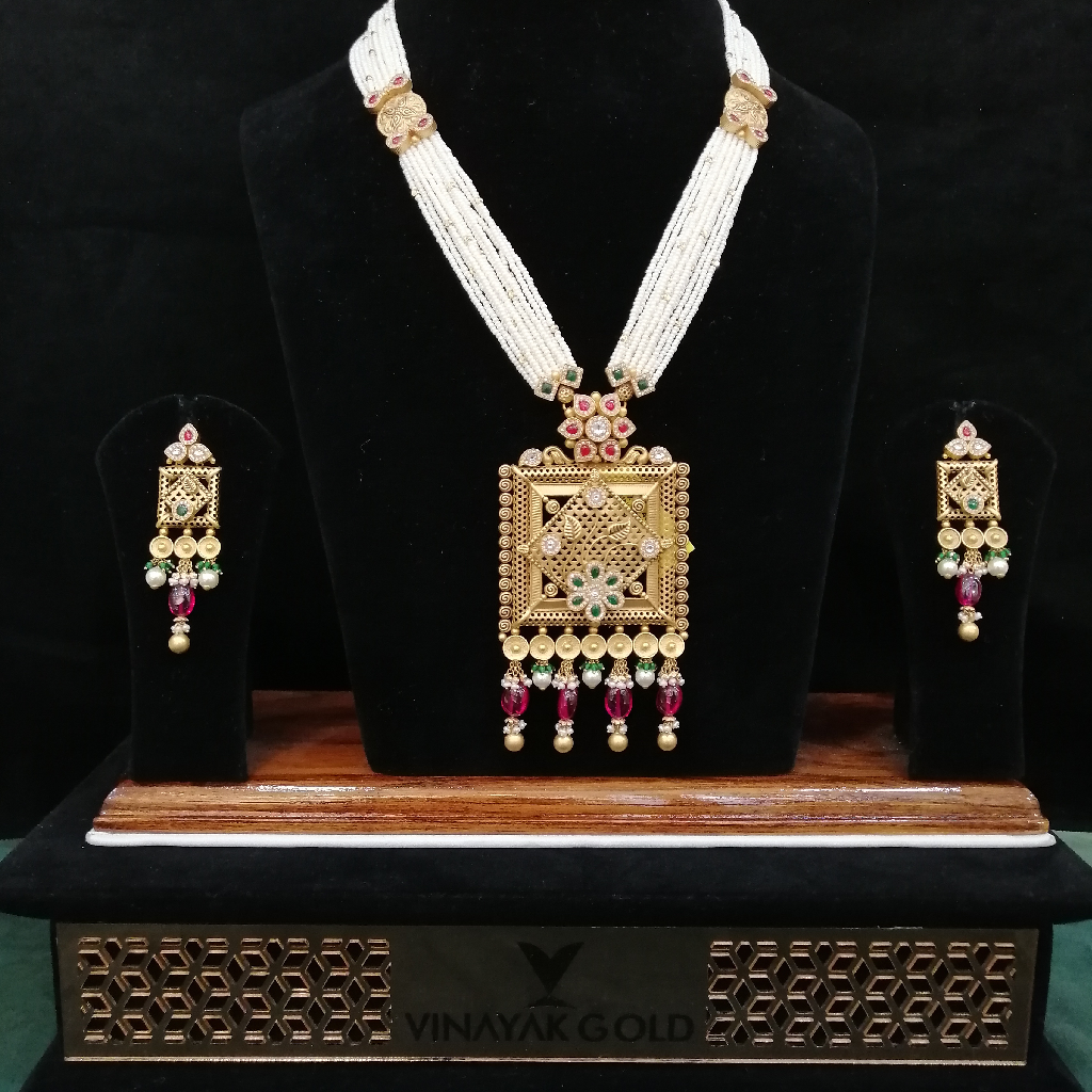 916 Gold Fancy Antique Jadtar Swaroxy Dimond Moti collection Long Set